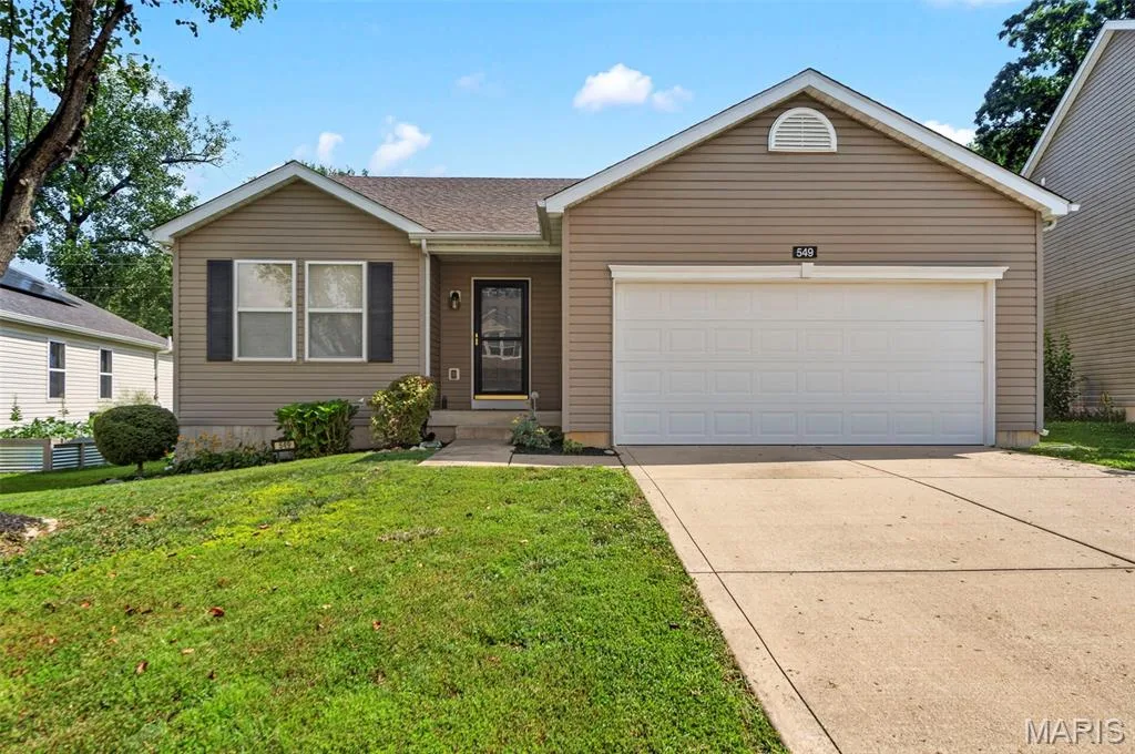 549 Rifle Ridge Drive, Wentzville, MO 63385 — listing photo 1 of 34