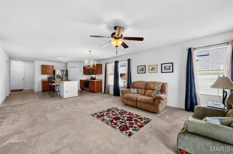 549 Rifle Ridge Drive, Wentzville, MO 63385 — listing photo 5 of 34