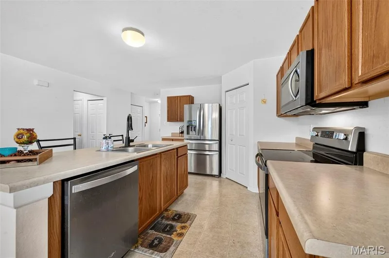 549 Rifle Ridge Drive, Wentzville, MO 63385 — listing photo 11 of 34