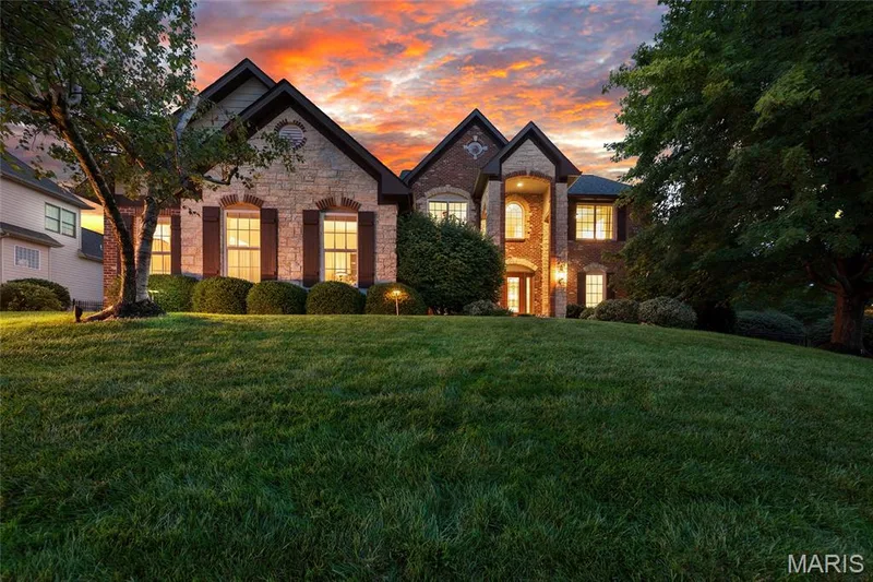 100 Sunnybrooke Estates Court, Dardenne Prairie, MO 63368 — listing photo 2 of 83