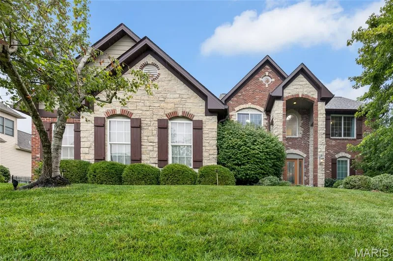 100 Sunnybrooke Estates Court, Dardenne Prairie, MO 63368 — listing photo 5 of 83