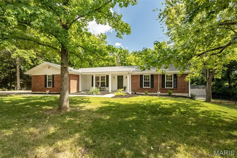 5927 Lafayette Drive, Weldon Spring, MO 63304 — listing photo 3 of 57