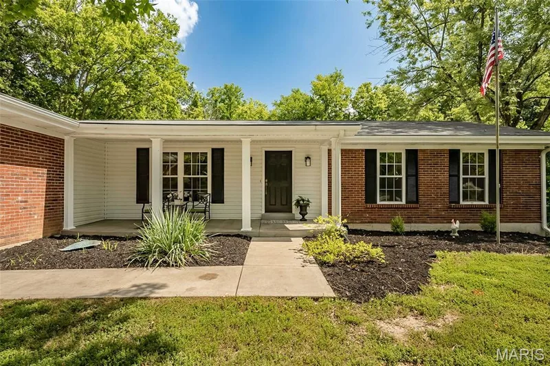 5927 Lafayette Drive, Weldon Spring, MO 63304 — listing photo 5 of 57