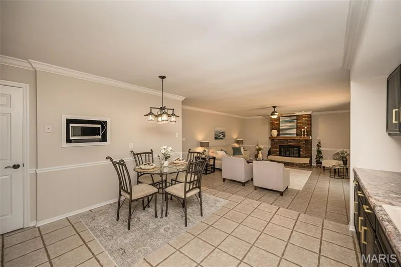 5927 Lafayette Drive, Weldon Spring, MO 63304 — listing photo 15 of 57