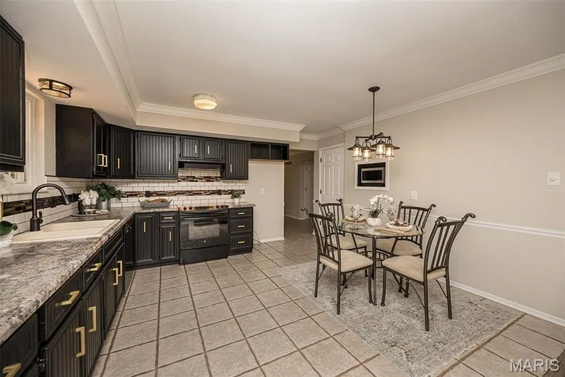 5927 Lafayette Drive, Weldon Spring, MO 63304 — listing photo 16 of 57