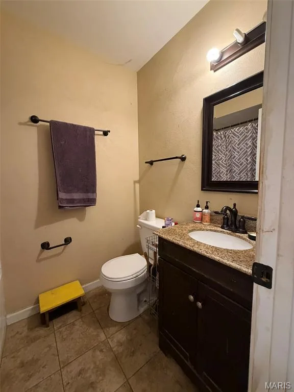 Hall bath — 2701 Headland Drive, St Charles, MO 63301