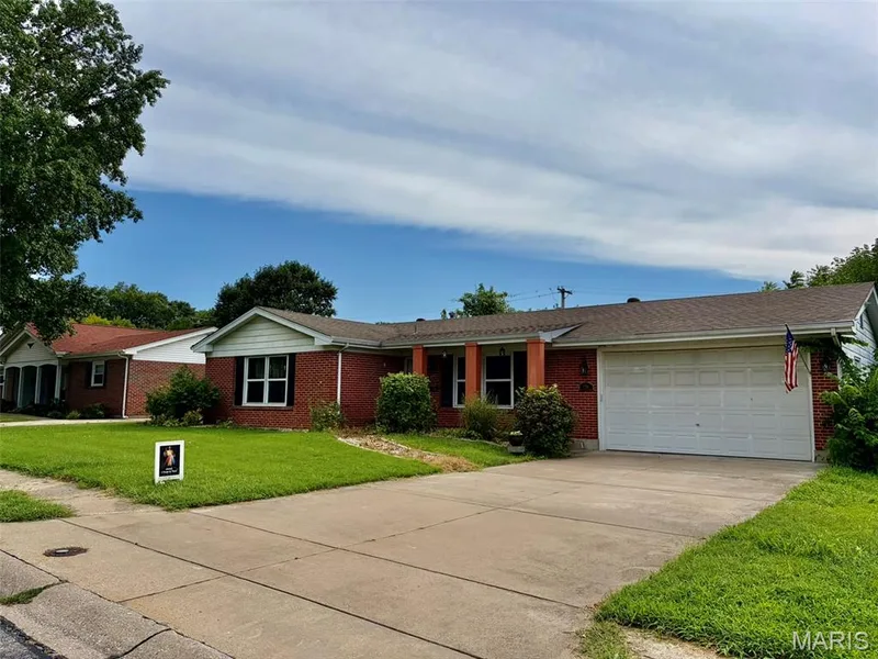 newer concrete driveway — 2701 Headland Drive, St Charles, MO 63301