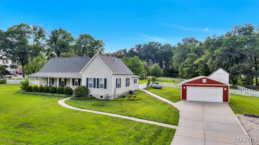 Welcome Home to 2365 St. Paul Rd. — 2365 Saint Paul Road, St Paul, MO 63366