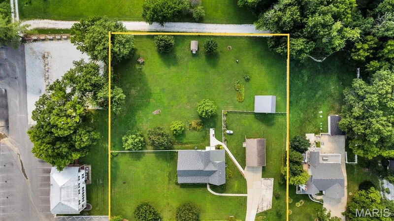 2365 Saint Paul Road, St Paul, MO 63366 — listing photo 3 of 28