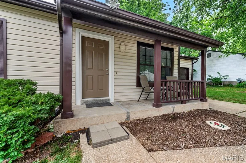 2305 Amarillo Drive, O'Fallon, MO 63368 — listing photo 3 of 27