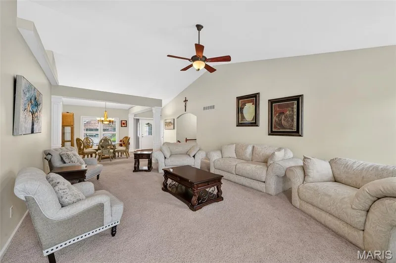 4425 Millcroft Drive, St Charles, MO 63304 — listing photo 4 of 37
