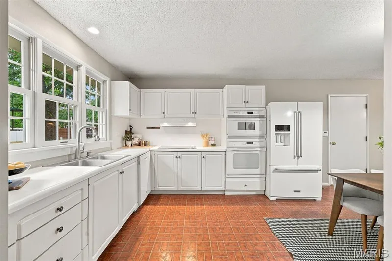 2176 Parasol Drive, Chesterfield, MO 63017 — listing photo 11 of 33