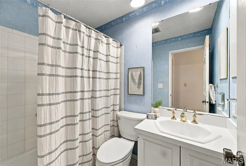Hall bath — 2176 Parasol Drive, Chesterfield, MO 63017
