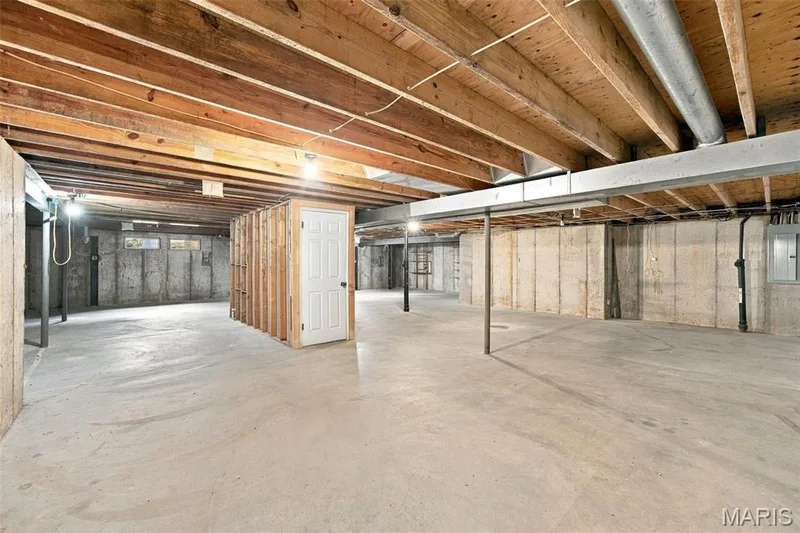 Large poured concrete basement. — 2176 Parasol Drive, Chesterfield, MO 63017