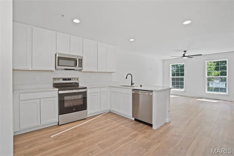 166 Sunset Terrace Drive, O'Fallon, MO 63385 — listing photo 9 of 19