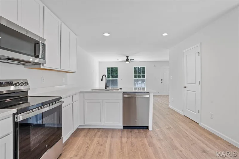 166 Sunset Terrace Drive, O'Fallon, MO 63385 — listing photo 10 of 19