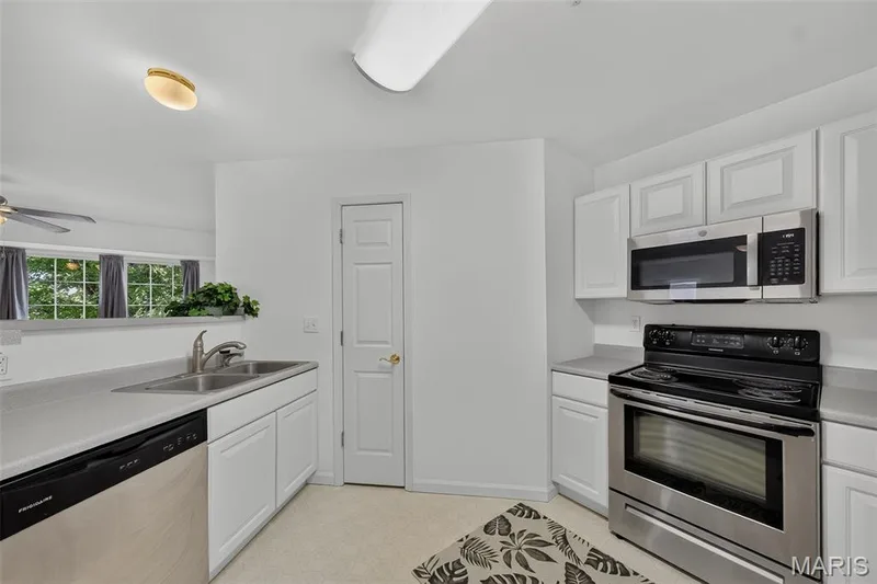 101 Timber Creek Drive, O'Fallon, MO 63368 — listing photo 17 of 60