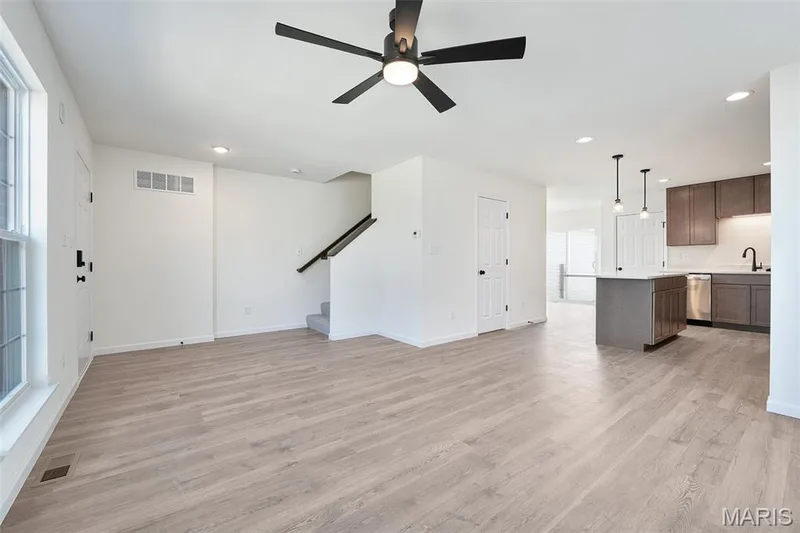 160 Sunset Terrace Drive, O'Fallon, MO 63385 — listing photo 3 of 21