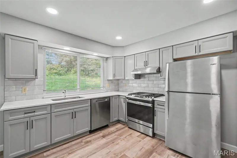 2215 Graystone Drive, St Charles, MO 63303 — listing photo 10 of 34