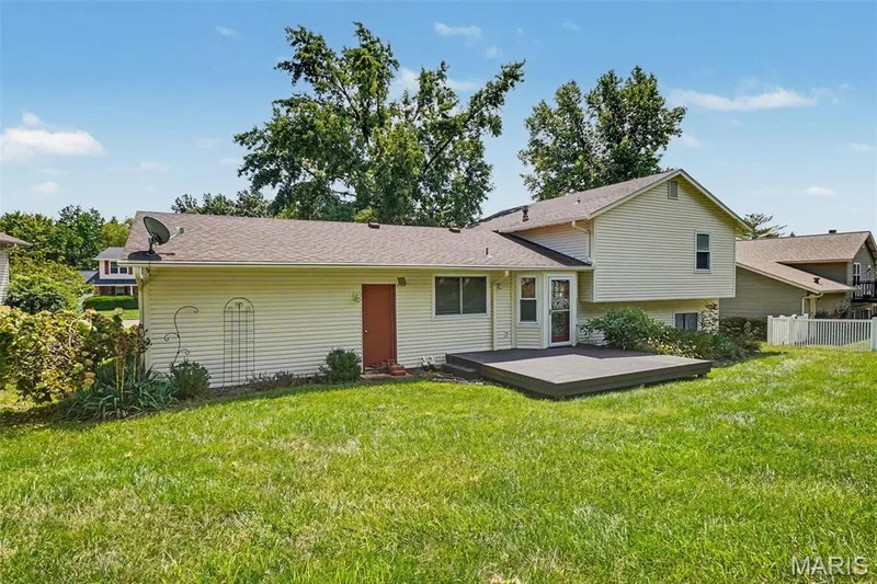 2215 Graystone Drive, St Charles, MO 63303 — listing photo 27 of 34