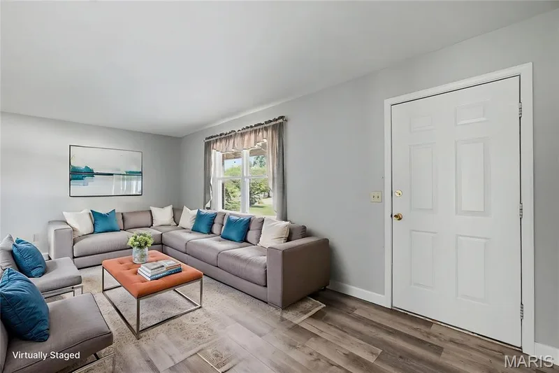 2215 Graystone Drive, St Charles, MO 63303 — listing photo 6 of 34