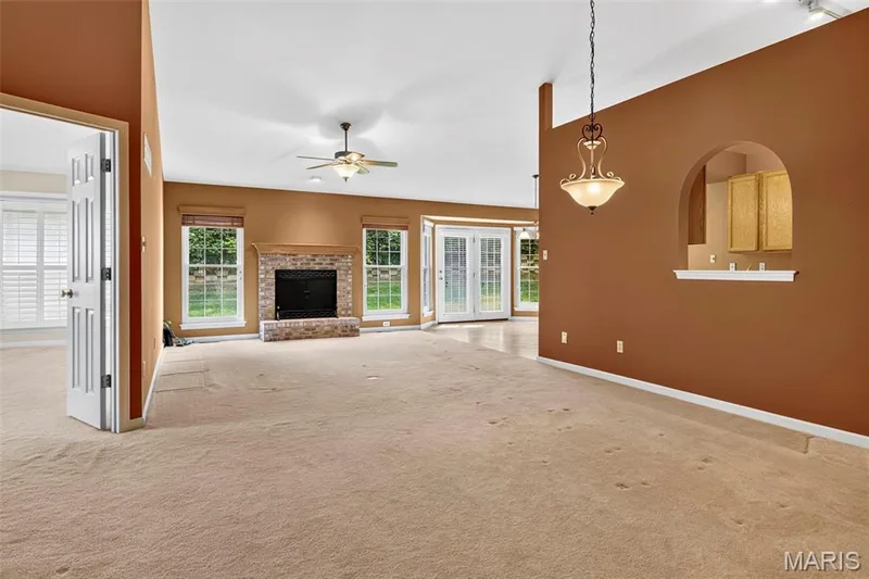 1319 Pine Bluff Drive, St Charles, MO 63304 — listing photo 3 of 29