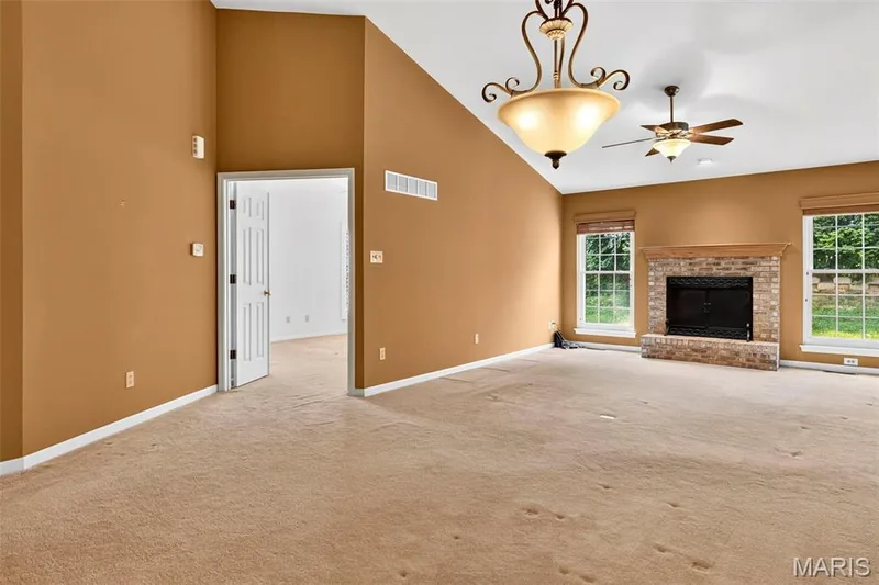 1319 Pine Bluff Drive, St Charles, MO 63304 — listing photo 4 of 29
