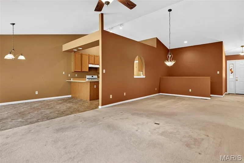 1319 Pine Bluff Drive, St Charles, MO 63304 — listing photo 6 of 29