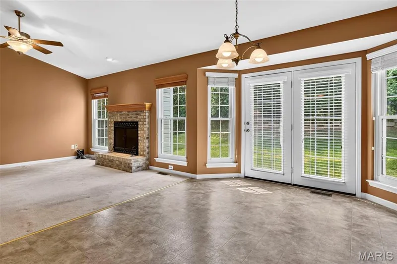 1319 Pine Bluff Drive, St Charles, MO 63304 — listing photo 9 of 29