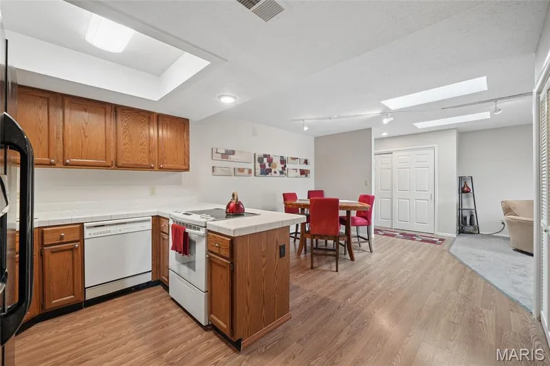 1436 Heritage Landing #310, St Charles, MO 63303 — listing photo 9 of 22