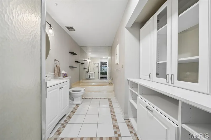 1436 Heritage Landing #310, St Charles, MO 63303 — listing photo 16 of 22
