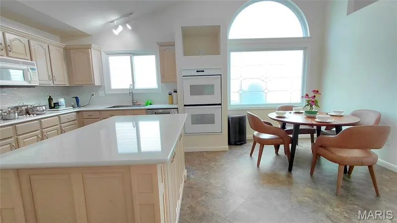 Breakfast area — 15234 Brightfield Manor Drive, Chesterfield, MO 63017