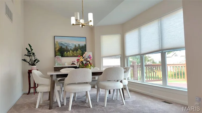 Dinning Rom  with Bay windows — 15234 Brightfield Manor Drive, Chesterfield, MO 63017