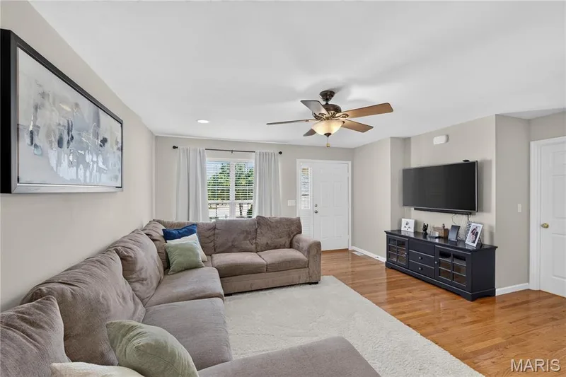37 Sommer Circle Drive, O'Fallon, MO 63368 — listing photo 3 of 21