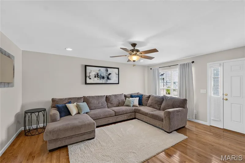 37 Sommer Circle Drive, O'Fallon, MO 63368 — listing photo 4 of 21