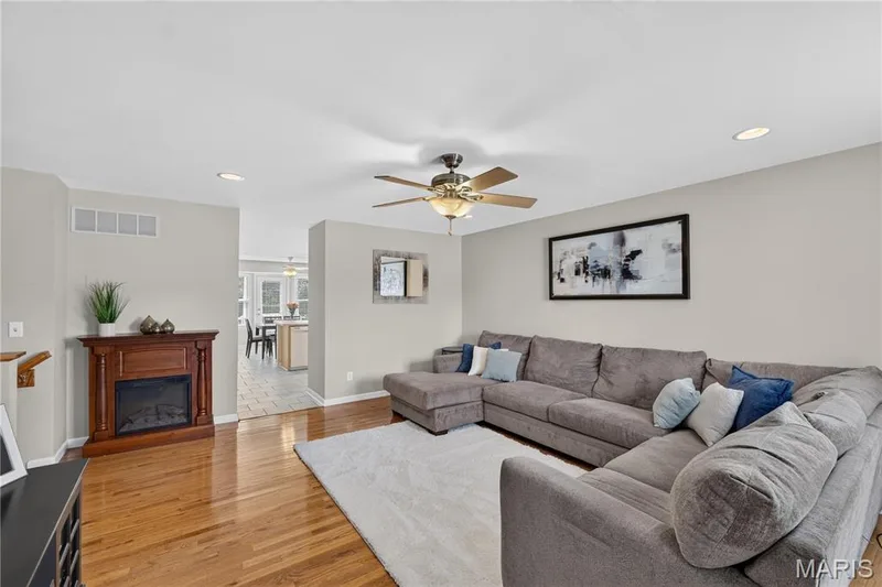 37 Sommer Circle Drive, O'Fallon, MO 63368 — listing photo 5 of 21