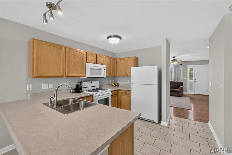 37 Sommer Circle Drive, O'Fallon, MO 63368 — listing photo 6 of 21