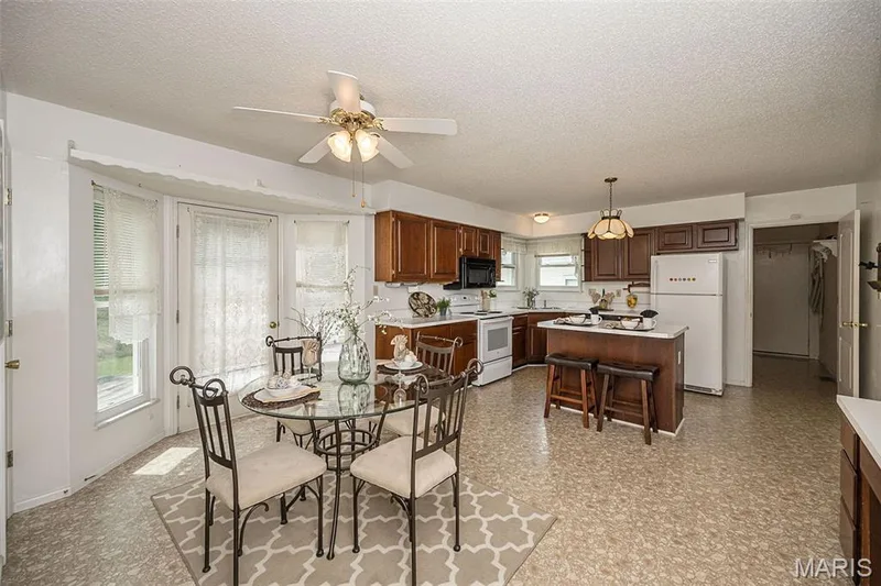 Breakfast Room — 14 Ludwigs Oak Court, St Charles, MO 63303