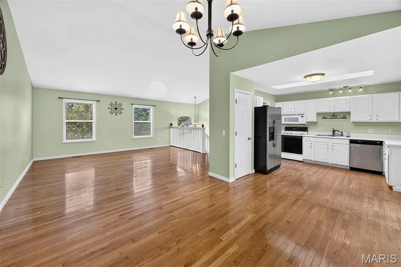 3950 White Rose Lane, St Charles, MO 63304 — listing photo 8 of 38