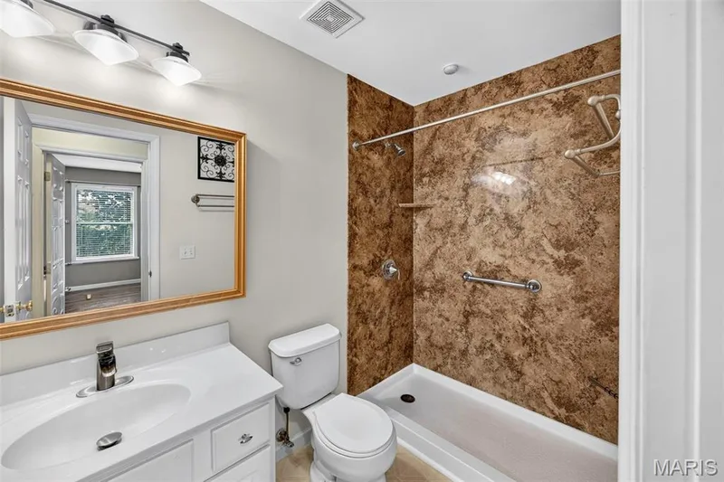 3950 White Rose Lane, St Charles, MO 63304 — listing photo 15 of 38