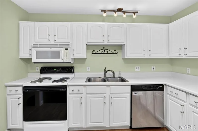 3950 White Rose Lane, St Charles, MO 63304 — listing photo 29 of 38