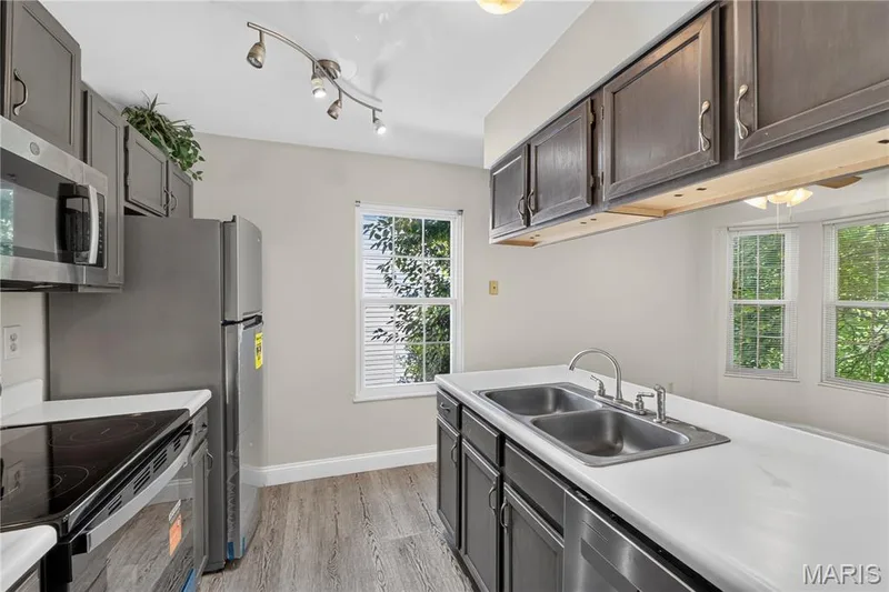 148 Old Buggy Court, St Peters, MO 63304 — listing photo 4 of 24