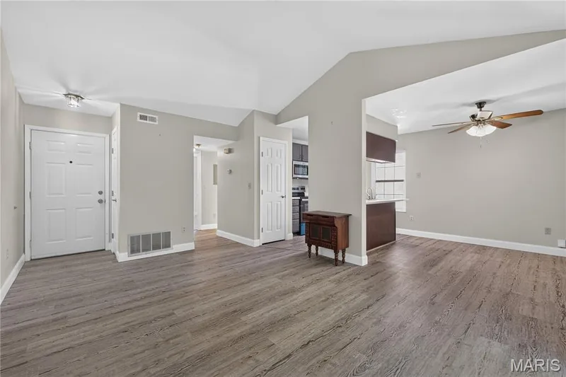 148 Old Buggy Court, St Peters, MO 63304 — listing photo 10 of 24