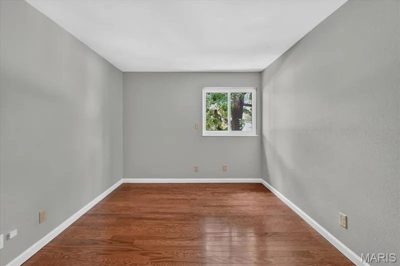 Bed Room #3 is 14 x 09. The unit has upgraded windows. — 1380 Heritage Landing #202, St Charles, MO 63303