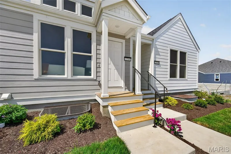 1708 Dyess Street, St Charles, MO 63301 — listing photo 4 of 40