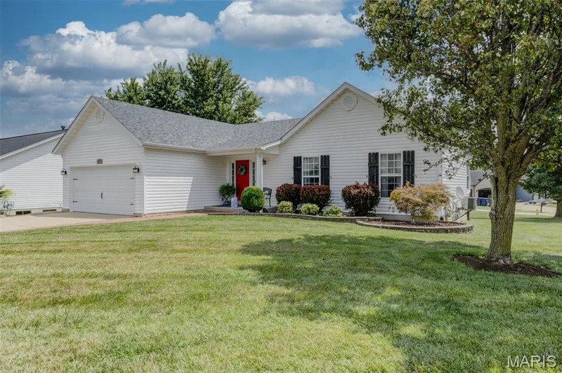 Large corner lot — 109 Emerald Isle Lane, Wentzville, MO 63385