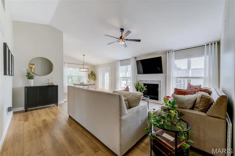 Vaulted ceilings — 109 Emerald Isle Lane, Wentzville, MO 63385