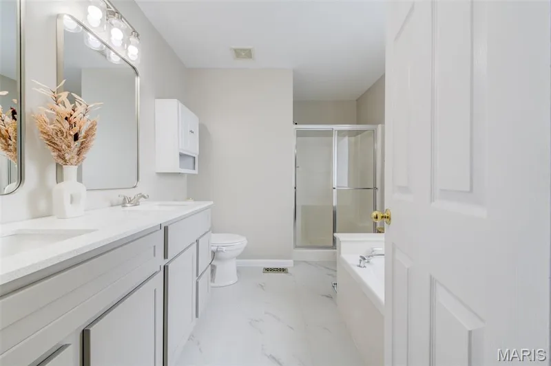Primary Bath — 109 Emerald Isle Lane, Wentzville, MO 63385