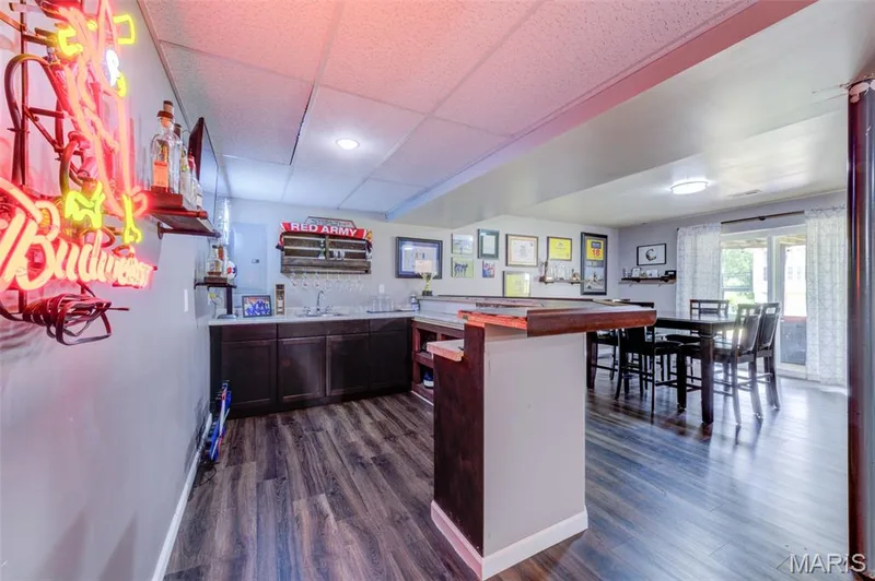 Wet Bar — 109 Emerald Isle Lane, Wentzville, MO 63385