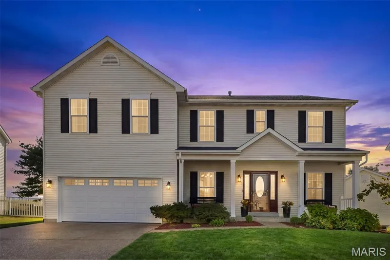 Don't miss out on this gorgeous home, schedule your showing today! — 2 Emmons Court #1294, O'Fallon, MO 63368